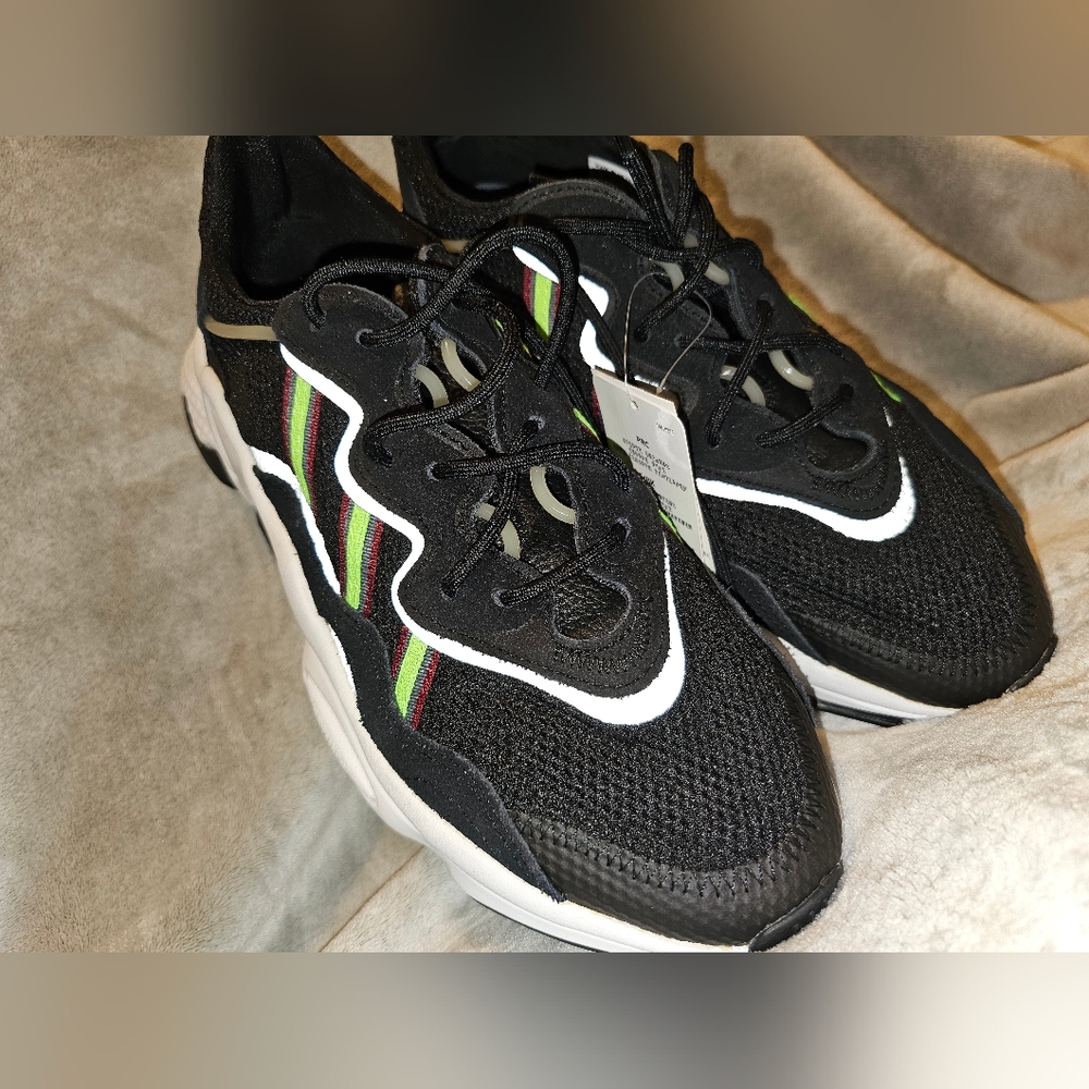 Adidas Men's Ozweego EE7002 in Black/Solar Green Colorway 2 Sizes NWT Debuted 19